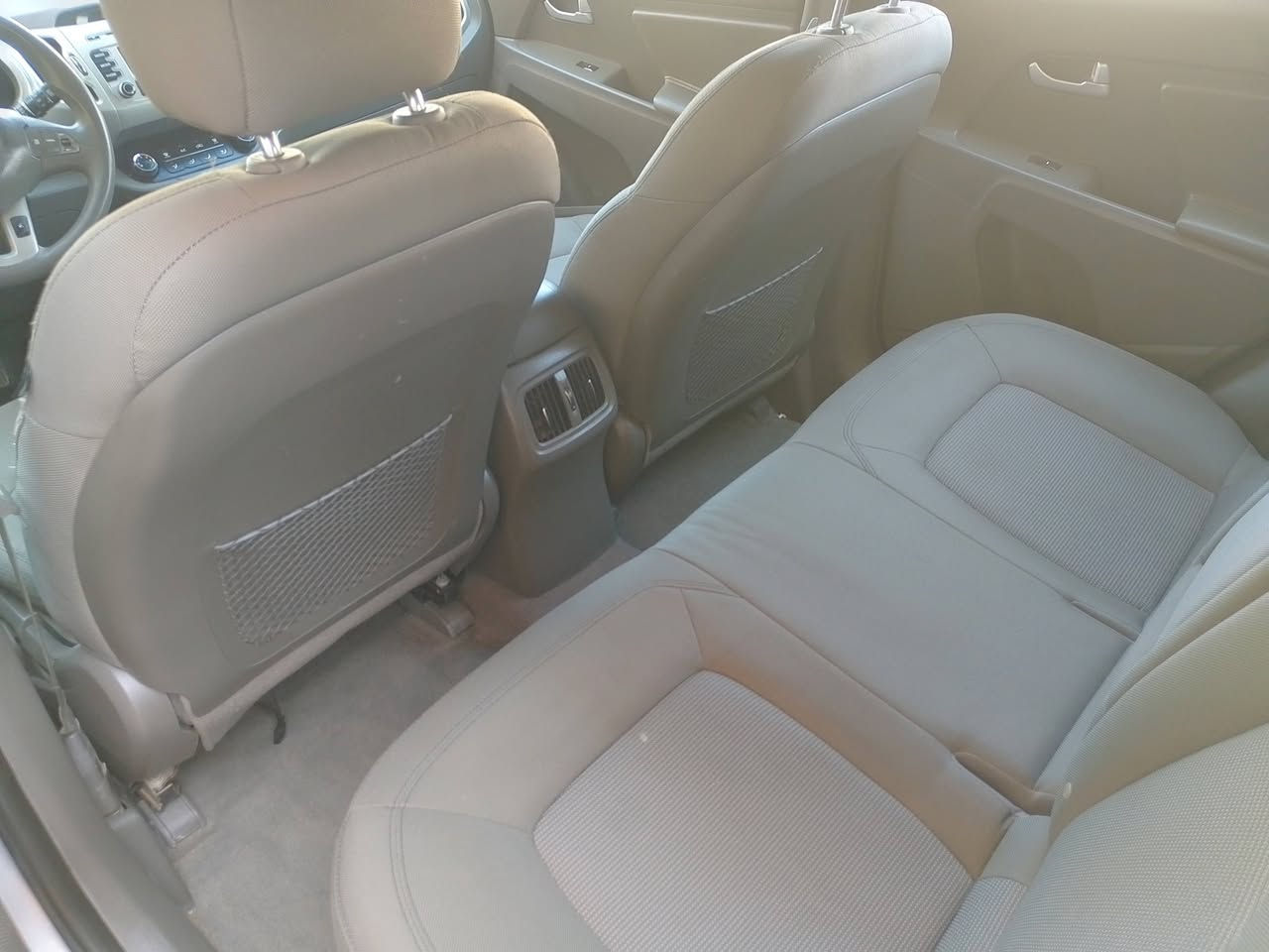 السلام عليكم
كيا سبورتج 2016 
وارد امريكي بيها قطعتين تبديل نفس اللون الابواب عكس السائق السيارة ما بيها صبغ الحدادة جديدة والبطارية جديدة المحرك بلاد غرفتها نظيفة
محرك 2400 GDi
تبريد قطعتين
4 ويل السيارة 
رقم جديد بأسمي 
السنوية لحد 2030 
السعر 136 وبيها مجال جداً بسيط
***********
