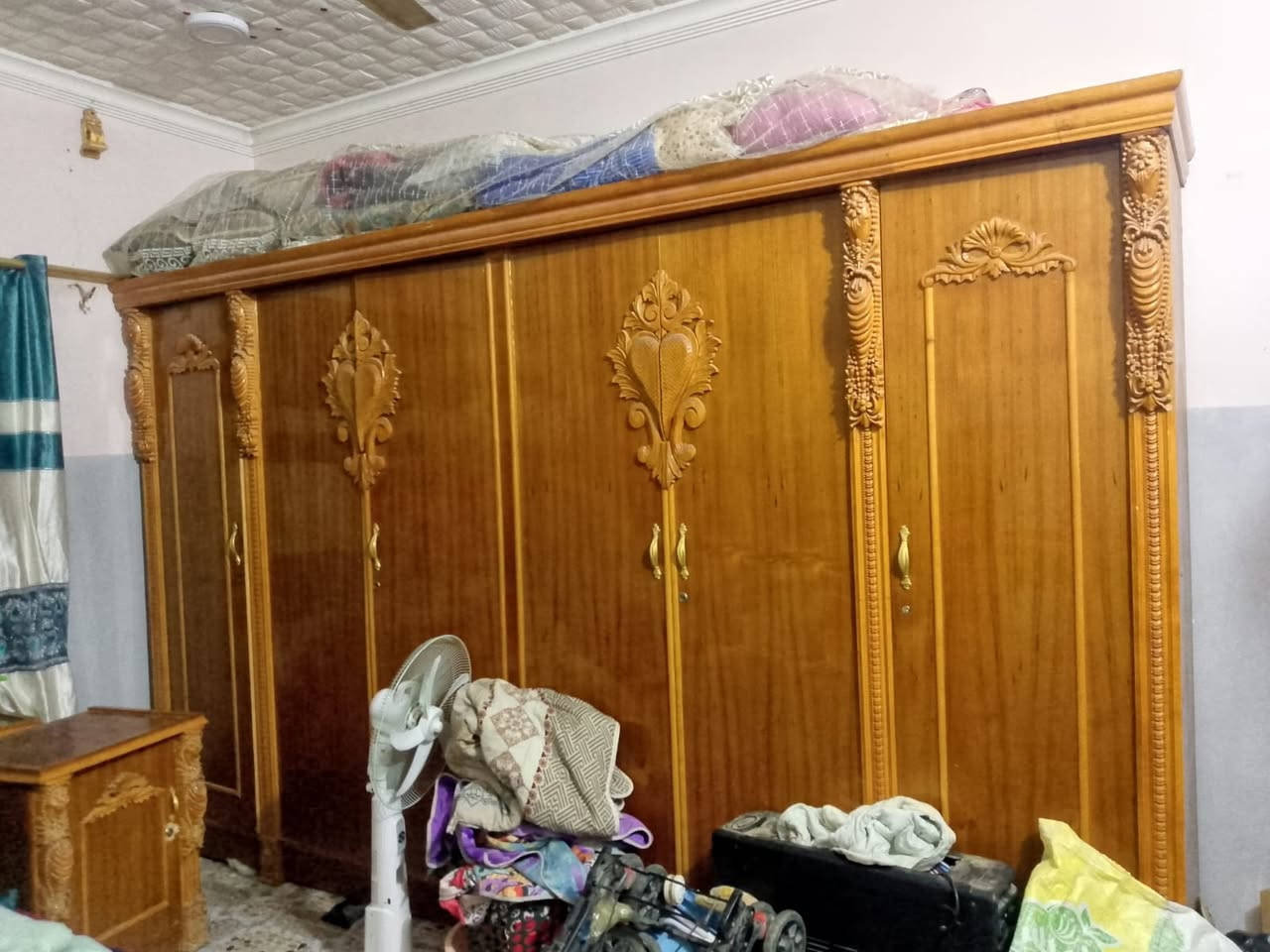 للبيع غرفه خشاب نضيفه تخبل سعر مليونين بيه مجال عنوان حمزه شرقي رقم ***********
