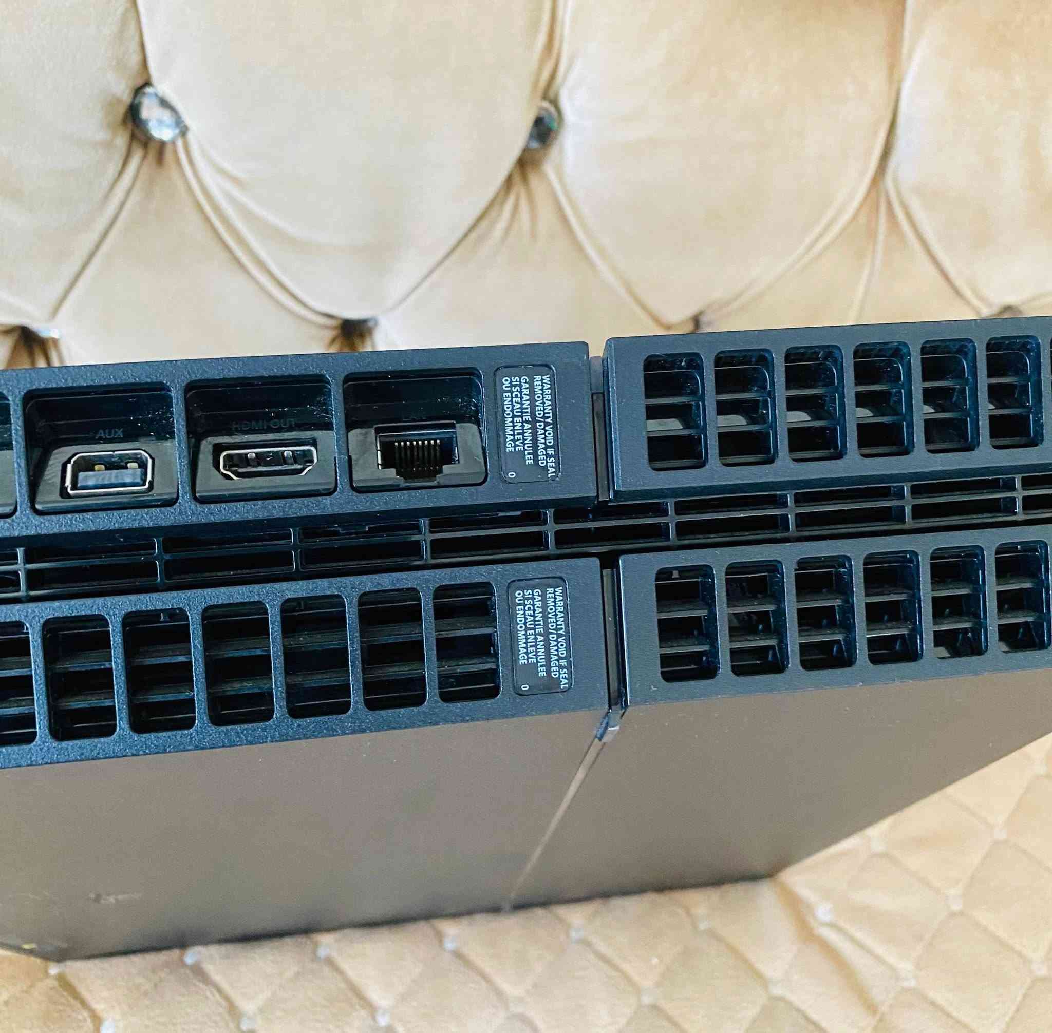 ps4
نظام 9 مهكر ع المتصفح ثواني يفتح تهكير

هارد  1T

نظافة 💯 
ملحقاته جويستك واحد أصلي والثاني تجاري
+كيبل بور +كيبل HD+كيبل وقاعدة شحن جويستكات

جهاز شرط مامفتوح وستيگر بعده

ألالعاب:
pes 2018

pes 2026

pes 2016

The last of us part l

The last of us part Il

Metro redux 

Silent Hill 4

 Call of Duty Modern Warfare ll

Uncharted 4
بيع او مراوس مع  اكس بوكس سيريس اس


**إذا كنت صاحب هذا الإعلان وتريد حذفه لأي سبب، رجاءا أرسل رسالة إلى الدعم الفني**