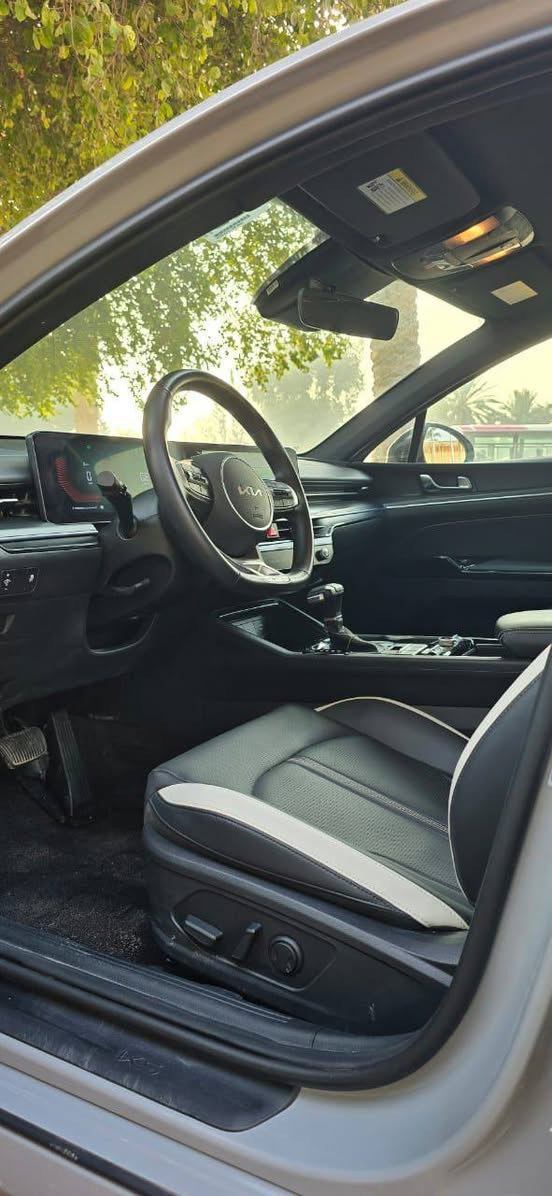 للبيع كيا  K5 2025
وارد امريكي حادث خلفي 
تبديل قبق جنطه جاملغ خلفي 
-----------------------------
 * المواصفات * 🏅🥇
• بصمة دخول ذكي تشغيل عن بعد 
• رادار تحديد مسار مثبت سرعه 
• حساسات أمامية وخلفية 
• رادار جانبي تحذير النقطة العمياء 
• كشنات جلد كهرباء تدفئة 
• شاشة متصلة تدعم اندرويد أوت أبل - كار بلي 
• لايت LED - كشافات 
• تبريد مناخ منفصل تحكمنا لمس 
• شاحن لاسلكي للهواتف - منافذ شحن 
• مود درايف - اتو هولد
باقي المواصفات موضحة بالصور 
-----------------------------
السعر 💸 💸 (( 205 )) $$
للاستفسار رقم صاحب السياره 

☎️ - ***********
