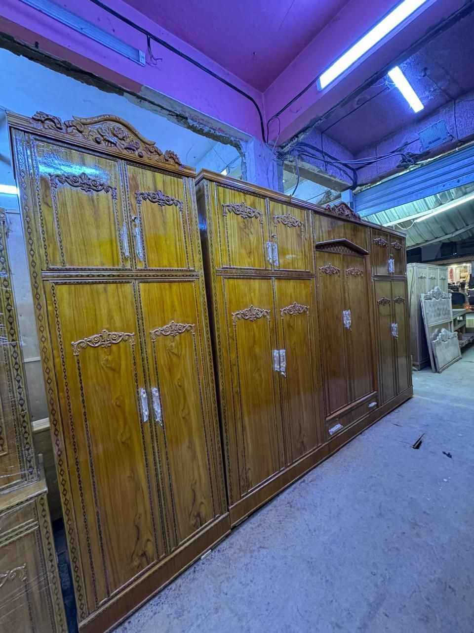 غرفة ست ابواب شغل عراقي موديل الكوخ 
( المسرح ) 
الخارج صاج طبيعي ٤ ملم 
الداخل جام 3 ملم 
الزاوية كنتورية بابين بأرتفاع الكنتور 
القاعدة بلوك صاج 16 ملم 
الظهر فتح وشد براغي 
النرمادة شريطية المانية على طول الباب
قياس الكنتور 
الدوشمة خياطة يدوية 
الطول 360  سم 
الارتفاع 260 سم مع التاج 
العمق 60 سم 

السعر مليون و150

توصيل وشد داخل بغداد مجاني 

#أطراف بغداد

الغزاليه /ابو غريب/حي الوحده 15 الف 
الحسينيه/الشرطه الرابعه / البوعثيه/الراشديه / التاجي 10
الطارميه / 20
المحموديه /  25/
الشعله/10

#المحافظات 🦋

المحافظات 
النجف 75
الكوت 75 
كربلاء 50 
الحلة 50 
سامراء 50 
الديوانية 100 
تكريت 100 
الرمادي100
الناصرية 200
السماوة 200 
العمارة 200

#ملاحظه التوصيل يشمل الشد بغداد, العراق


**إذا كنت صاحب هذا الإعلان وتريد حذفه لأي سبب، رجاءا أرسل رسالة إلى الدعم الفني**