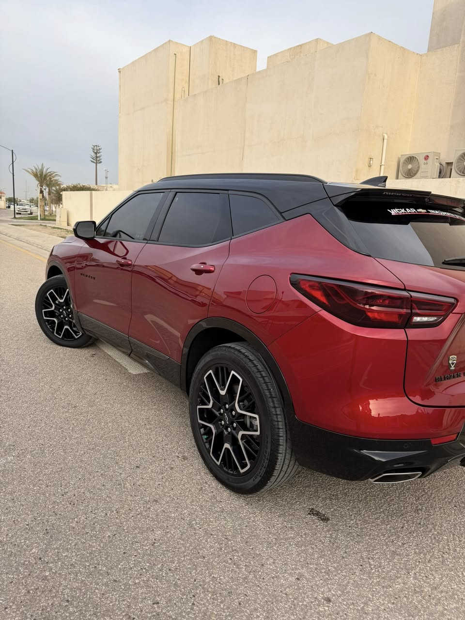 ‎السلام عليكم
CHEVROLET BLAZER RS 2024
شفرليت بلايزر RS السيارة كلش جديده جدآ  وأحلى من الصور 
رقم أربيل وبسمي تحويل وكاله وبيه موافقه تضليل من المرور أربيل بلسنويه 
حجم المحرك V6 سلندر (3.6L)
موديل 2024
  عداد المسافة 14 الف كيلو فقط
الضرر كما موضح بالصور
جملغين امامي مفتوح فقط 
سياره بدون صبغ شرط فحص سونار
المواصفات: RS فول فول مواصفات 
بانوراما توكر
فور ويل
بصمة تشغيل
بصمة أبواب
تشغيل عن بعد(Remote Start)
صندوق شفط كهربائي  
كشنات جلد
كشنات امامي تدفئة+ تبريد 
كشنات خلفي تدفئة 
استيرن تدفئة
دشبول ديجيتال
شاحن موبايل Wireless 
رادار امامي (تحديد مسار) 
رادار جانبي (نقاط عمياء)
رادار خلفي (تحذير من الاصطدام) 
شاشة كبيرة لمس
كاميرا 
رادار 360
حساسات خلفية+ كاميرا 4k
‏Android Auto
‏Apple Car Play
مانع انزلاق+ABS
منافذ AUX+USB
‏Auto Start
‏Auto Stop
مثبت سرعة
تحكمات استيرن 
هاند بريك بصمة
وبقية المواصفات المعروفة
مكان السياره كربلاء 
السعر 275 وبي مجال بسيط 
***********
***********
