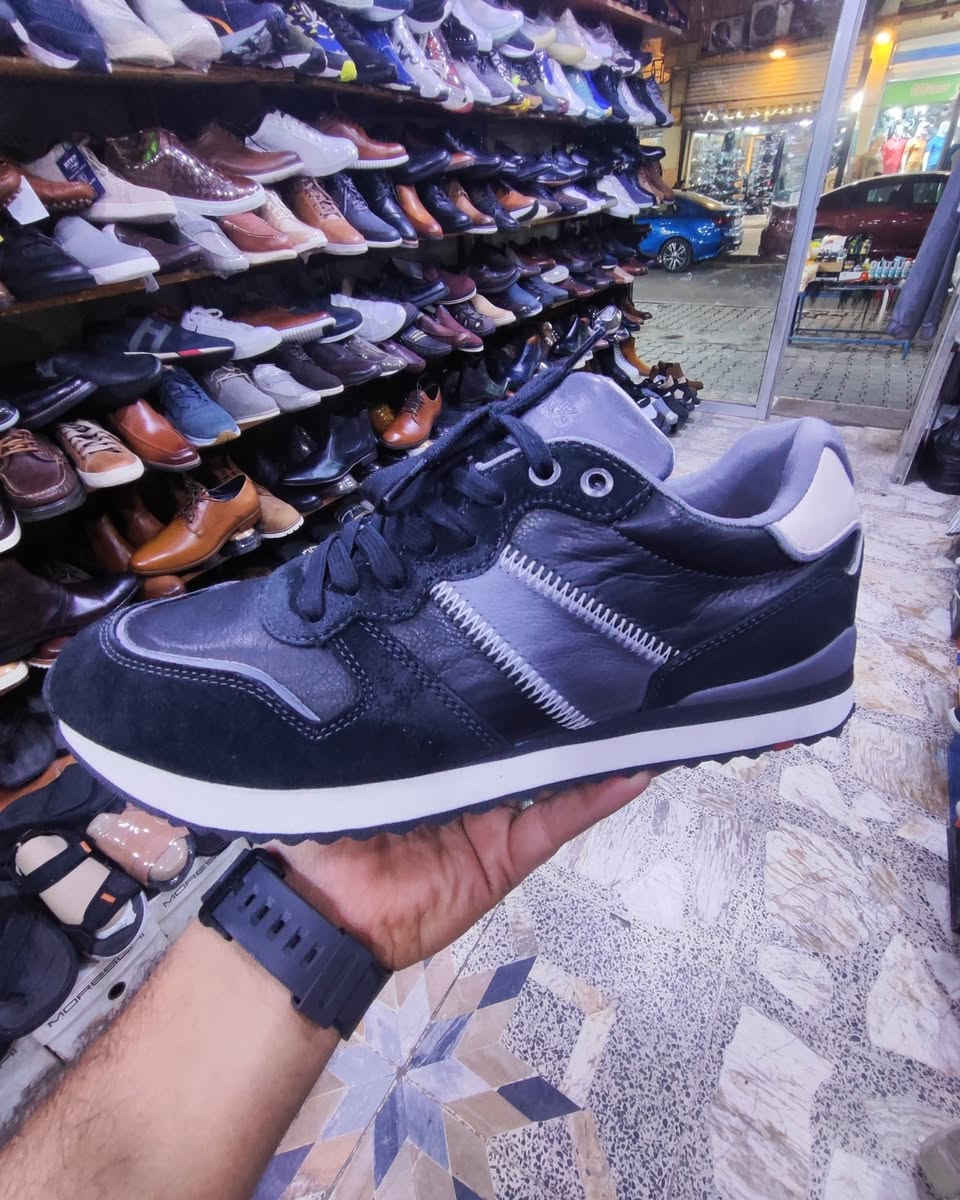 ماركة LLOYD صناعة ألمانية حديثة 
قياس ٤٢ 
المكان كرادة داخل مجاور دايموند مول في فرع علاء حداد محل الأيطالي الايطالي


**إذا كنت صاحب هذا الإعلان وتريد حذفه لأي سبب، رجاءا أرسل رسالة إلى الدعم الفني**