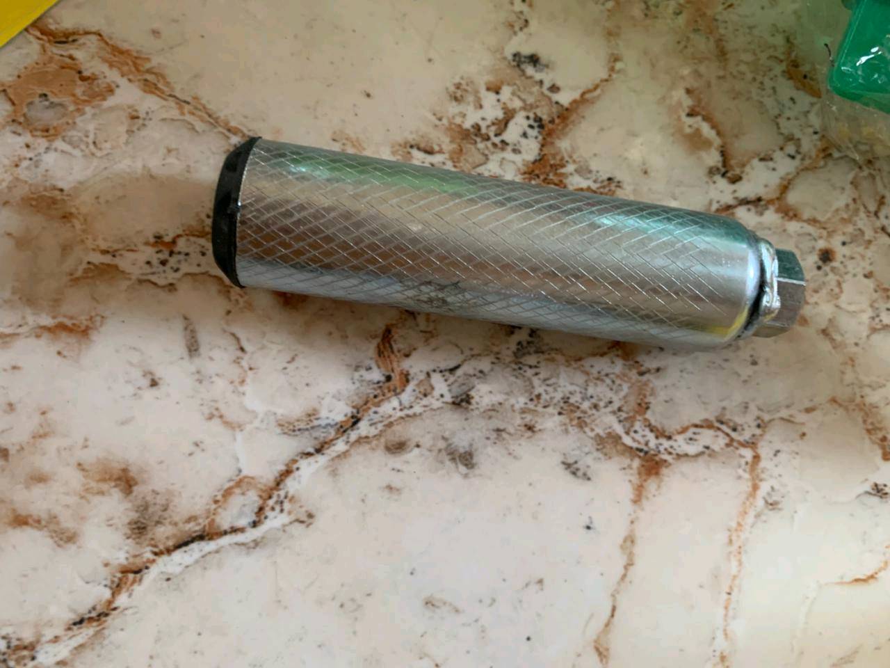 موجود كلشي يخص الشحن العنوان صلاح الدين العلم الشارع الجوه الرقم *********** واتساب فقط