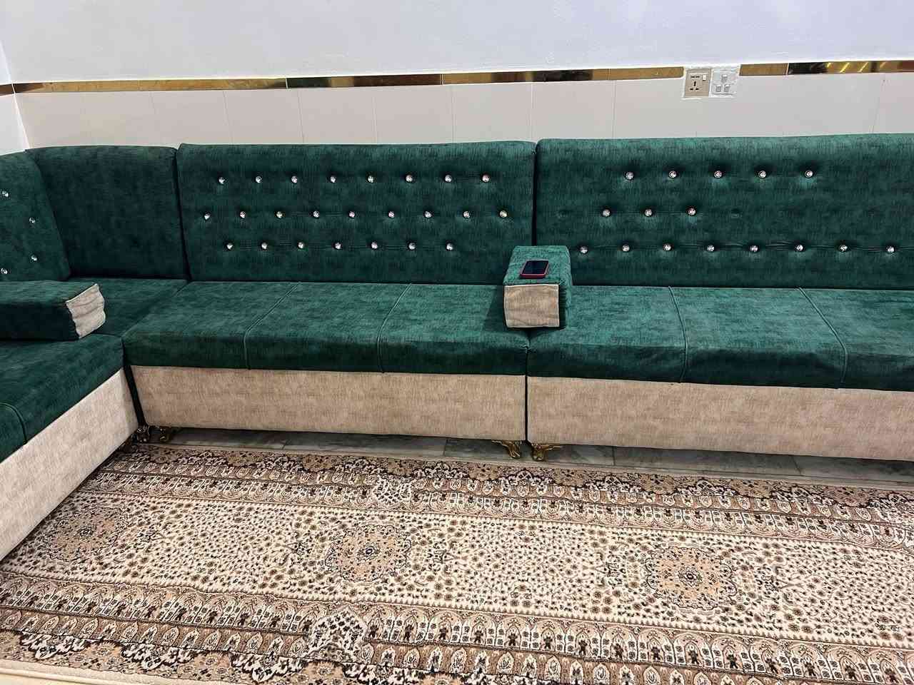 ديوان للبيع طوله ٨ أمتار / شغل نجارة


**إذا كنت صاحب هذا الإعلان وتريد حذفه لأي سبب، رجاءا أرسل رسالة إلى الدعم الفني**