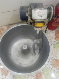 عجانه جديده تاخذ تقريبن 12 كيلو سعره 200مكاني تكريت 07709527488