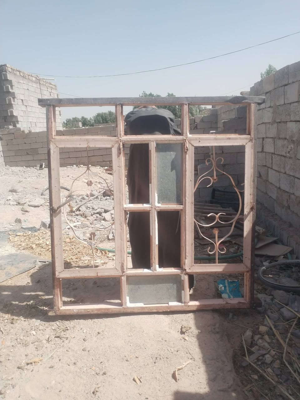 السلام عليكم 3بيبان و3شبابيك سعر البيبان الواحد 25الف و الشبابيك الزغار الواحد25الف و الشباك الكبير سعره 50الف ما تلكه بهيچي سعر مكان النجف الكوفه البراكيه شارع المعمل رقمي ***********
