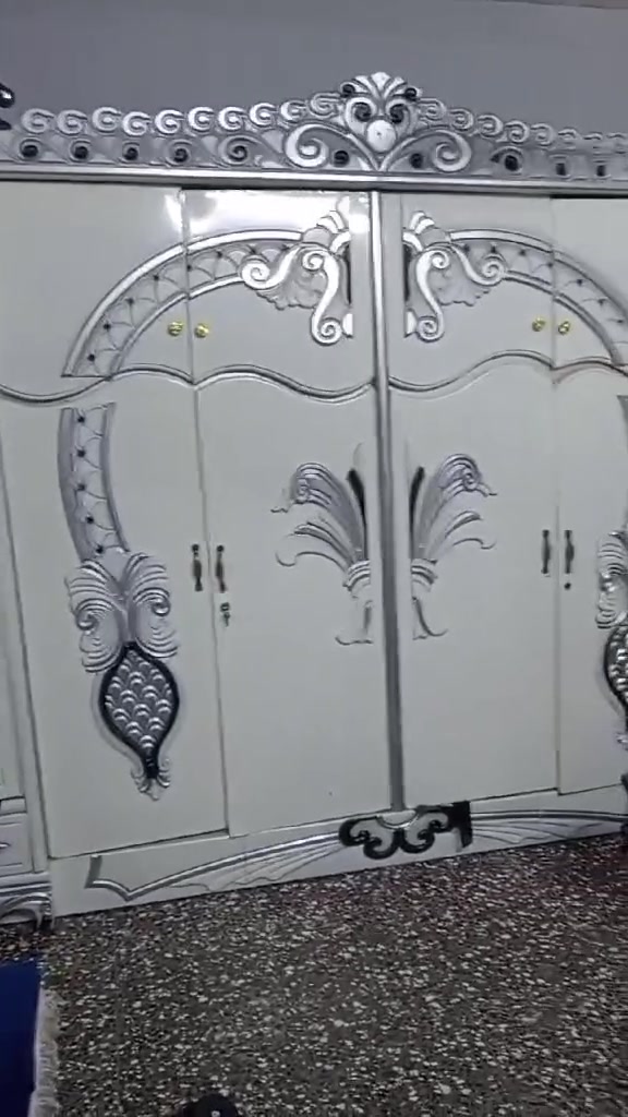 غرفه جديده كلش ي ضرر ما بيهه 9 قطع  سعر ب ٧٥٠ وبيهه مجال***********
