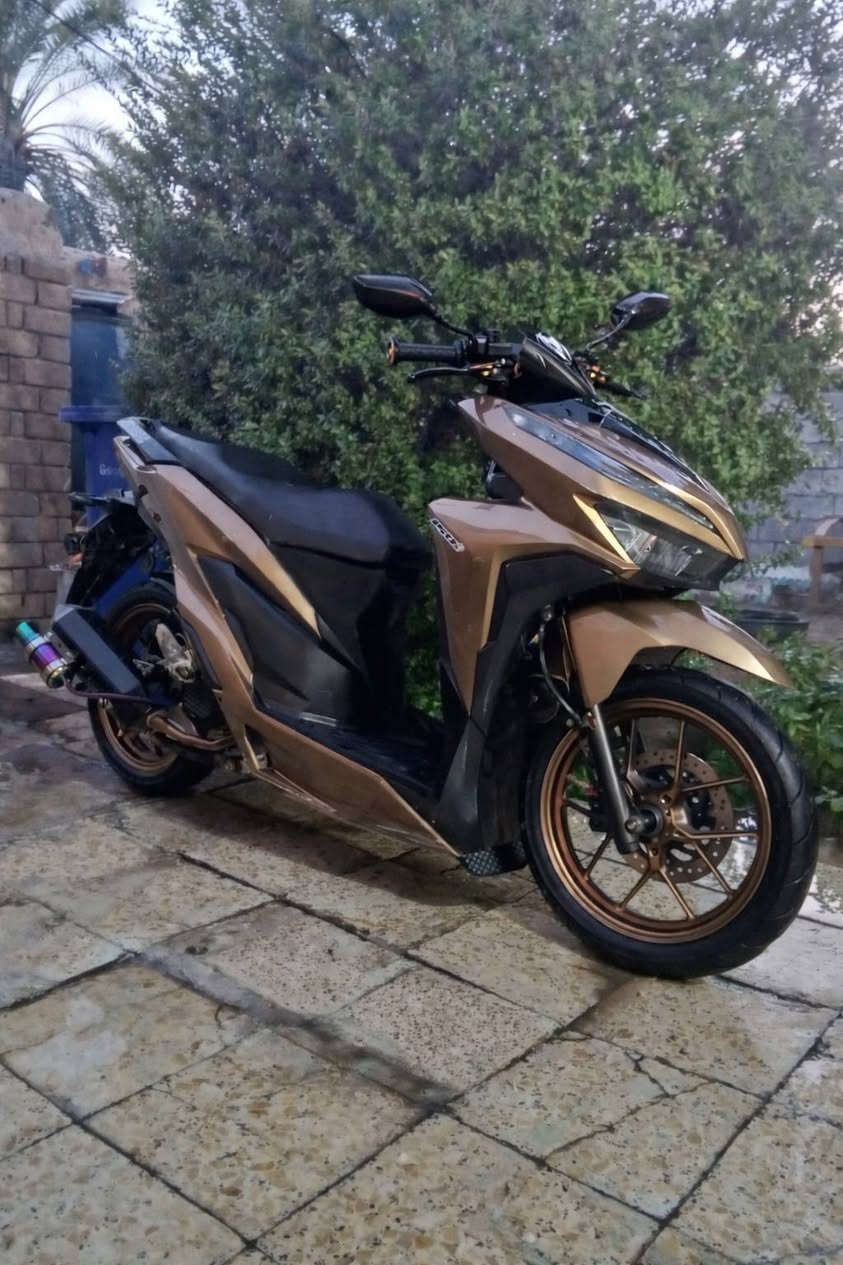 السلام عليكم للبيع دراجه هوندا ياباني محرك 155 سرعتها 160 الدراجه جاهزه محرك كهربائيات كله شغاله امزوده كلجات رياضي مبخره رياضي ويل كب رياضي صالنصه كاتم مكاني بغداد حي العامل السعر 750 بي مجال ***********
