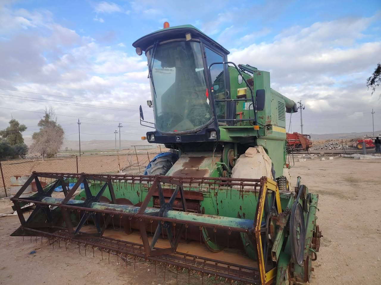 ثلاث حاصودات لل بيع كلوو شخال شرت رقم ***********اسيا    كورك ***********
