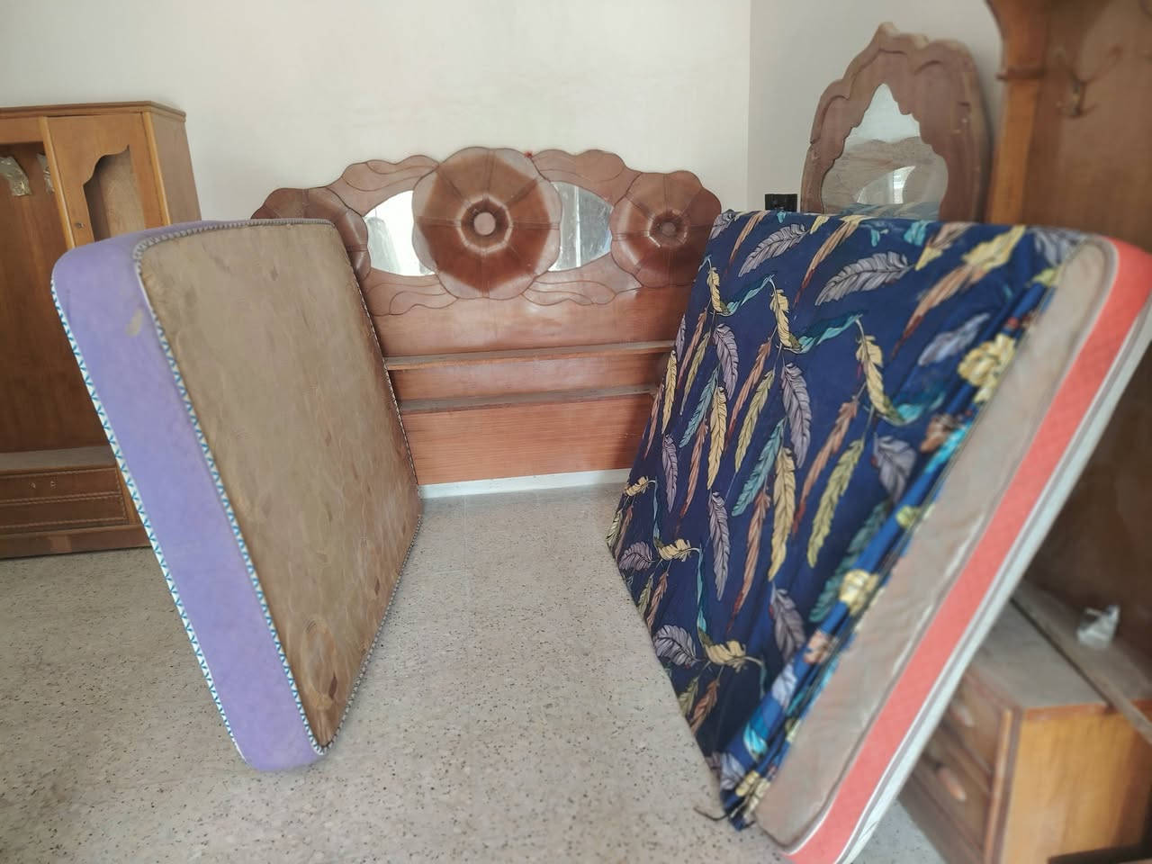 دواشك عدد 2 ام النفرين 
عنوان بابل قضاء القاسم

 ***********  هاتف
