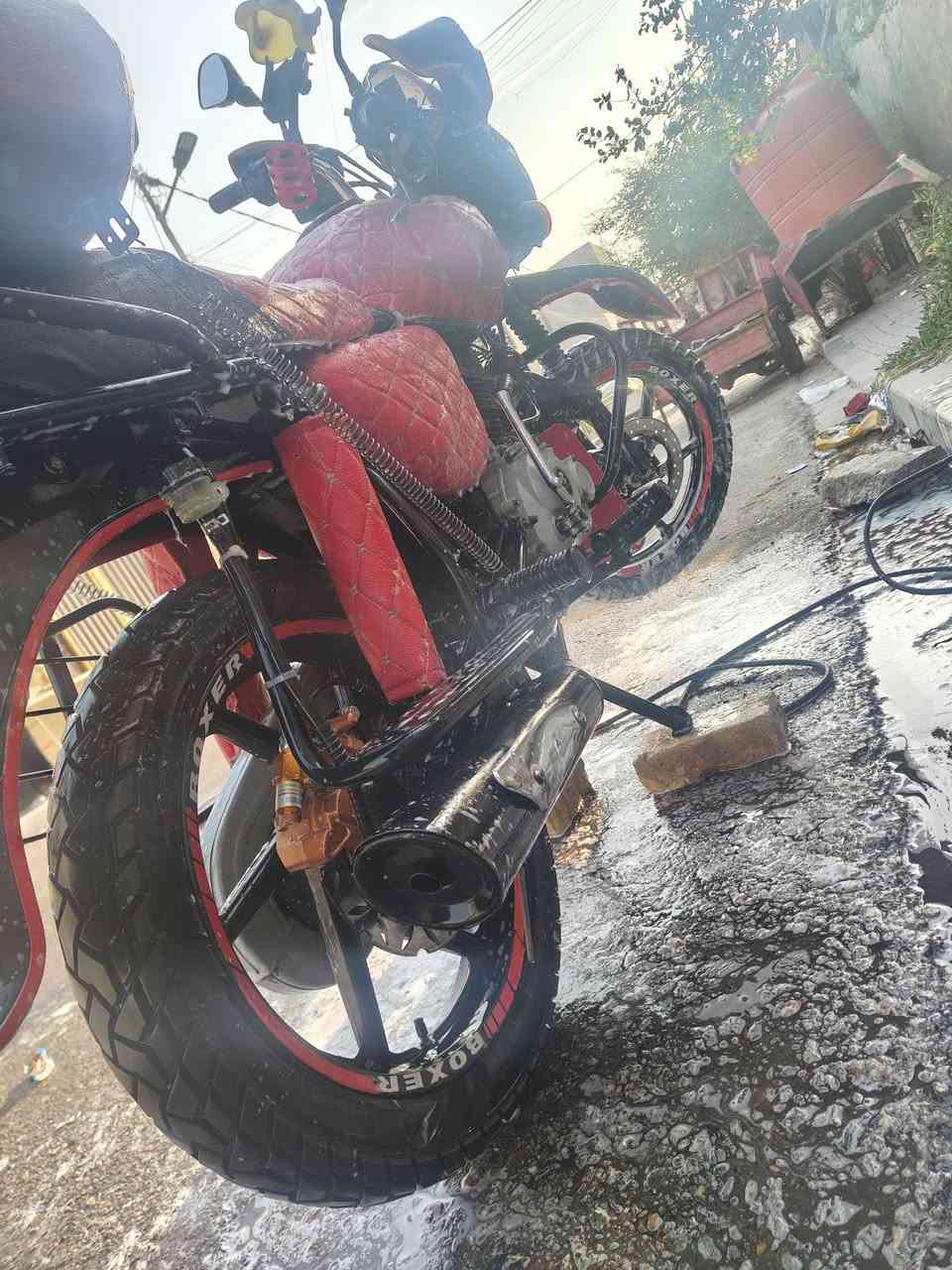 سلام عليكم دراجه بوكسر مديل2023مكينه ما مفتوحه دراجه ما متعوبه كهربائيات شغال دراجه رقم نلكيزي بئسمي
تحويل ثاني يوم كهربائات كلها شغاله دراجه كبل لشارع دراجه ما مشتغله هواي دلفري تجي وشوف بعينك كلشي شرحت رقم لهاتف(***********)متواجد واتساب وشريحه فقط عنواني( البصره القبله حي لقائم) 
سعرها(تلث ملايين) وبيها مجال كلش قليل
