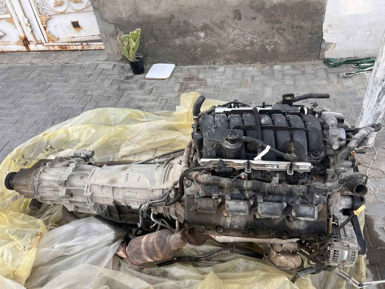 مكينه هيمي 8سلندر مع كير دورنكو 2013 مع تفرغتها السعر 10 اوراق شرط لا تبخير ولا تنقيص ع شرط تاخذ.  ***********
