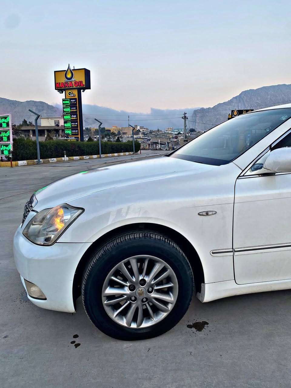 شاهانة براوە
مودئل ٢٠٠٥
سئ دووکمە
ناوزەرد
پەردە
بەسمەو شاشەو کامیرا
جوار تایەو ویل بیلاد نەوتی لوک
بی دەعمو لیدراو سەقفی جوان
4٧گەلاو مەجال
***********
