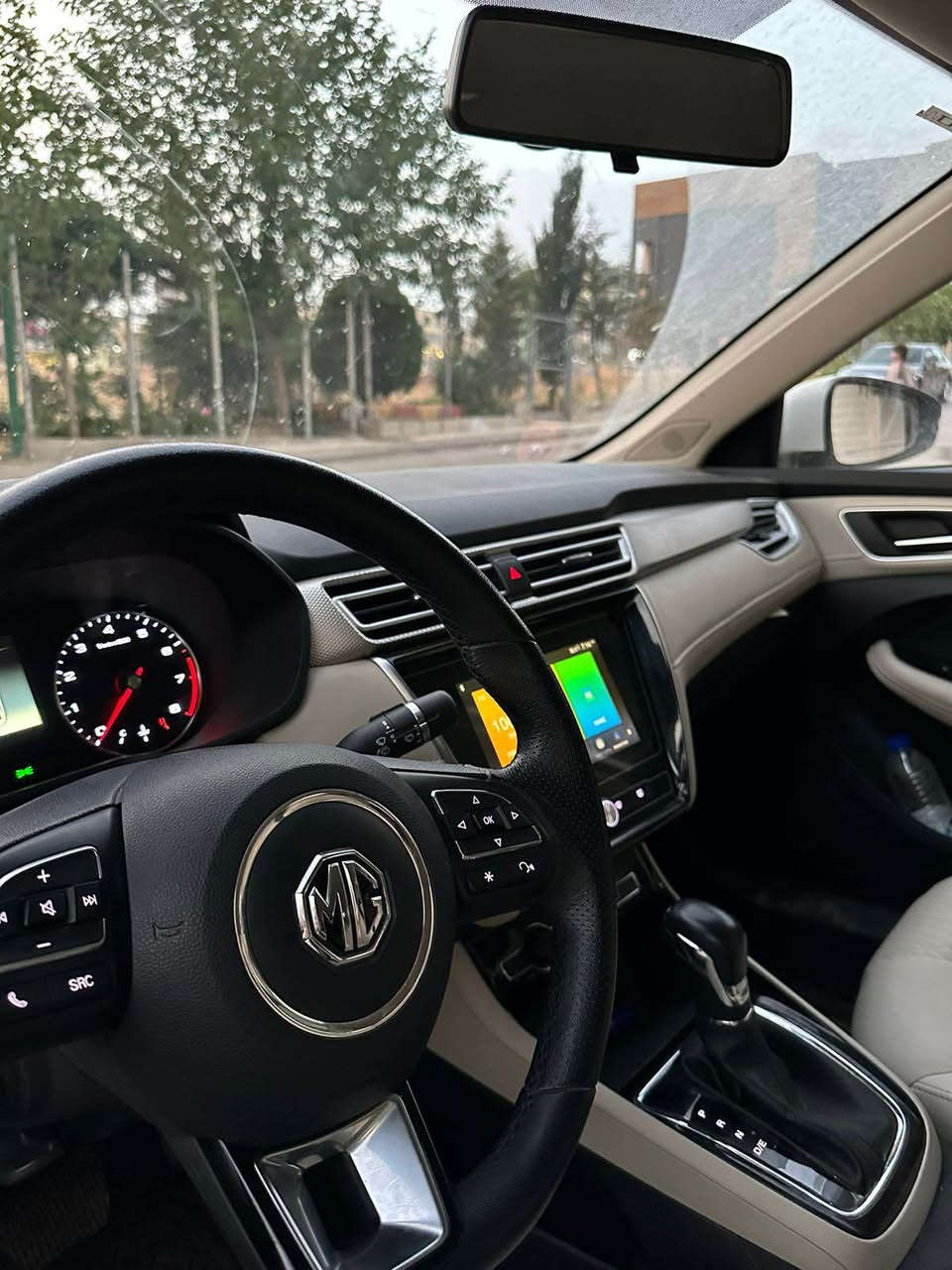 Mg 5 comfort 
 واتا نيوموصفات 
به صمه  
شاش و كاميره 
ڤوليوم 
ناو زه رد 
خاسه  
هيجي پيوه نيه 
نر خ:100 $ 
*********** السليمانية, العراق
