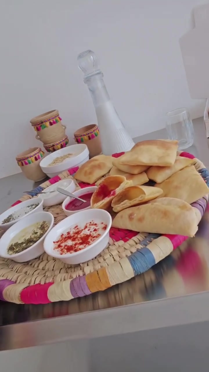 غير أحبكم هوايه وأخاف على صحتكم اهتموا بيها لأن الصحة والعافية غالية اذا تروح بعد ما ترجع ربي يحفظكم من كل شر يارب العالمين أخصائية التغذية العلاجية والغذاء الصحي الشيف وداد فرمان للتواصل والطلب عل الواتساب *********** بغداد الكرادة العرصات مطعم اسلوب حياة صحية
