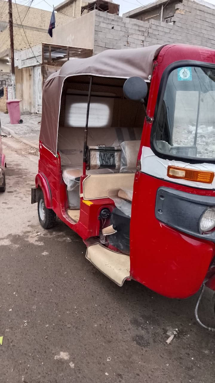 السلام عليكم تكتك 2017 للبيع تكتك صاعده هزه بس ما مستلم لا لوحات ولا سنويه باقيه على صحت الصدور واستلم الواح وسنويه دوشمه جديده تخم تاير جبلي جديد السعر 4ملاين***********
