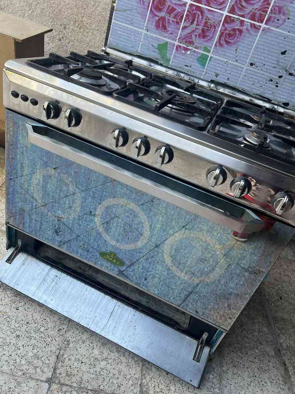 السلام عليكم طباخ مستعمل رويال للبيع نظيف شغال السعر ١٥٠ وبي مجال بسيط العنوان المعالف قرب حسينية سيد جبار ***********
