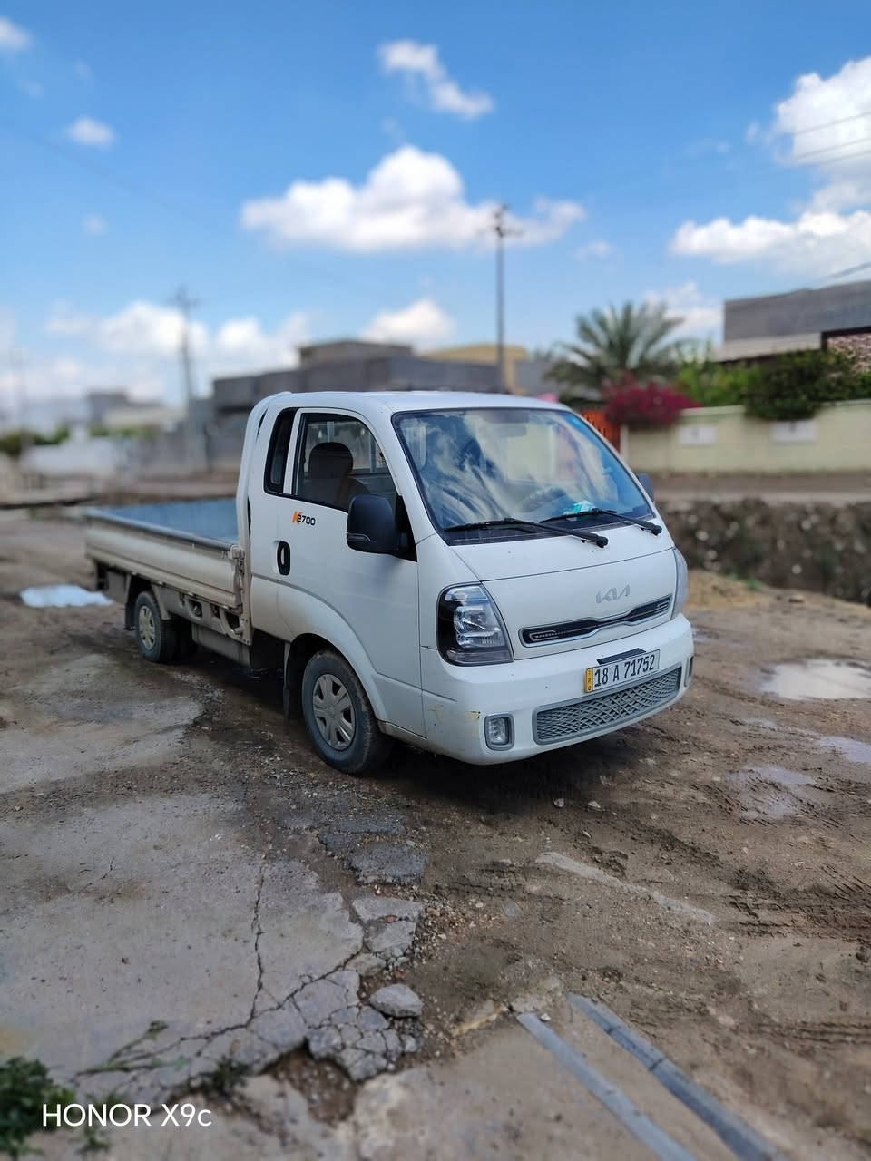 السلام عليكم للبيع كيا موديل 25 السياره كفاله ماشيه 21 رقم بابل السعر 158 بيه مجال بسيط الرقم ***********
