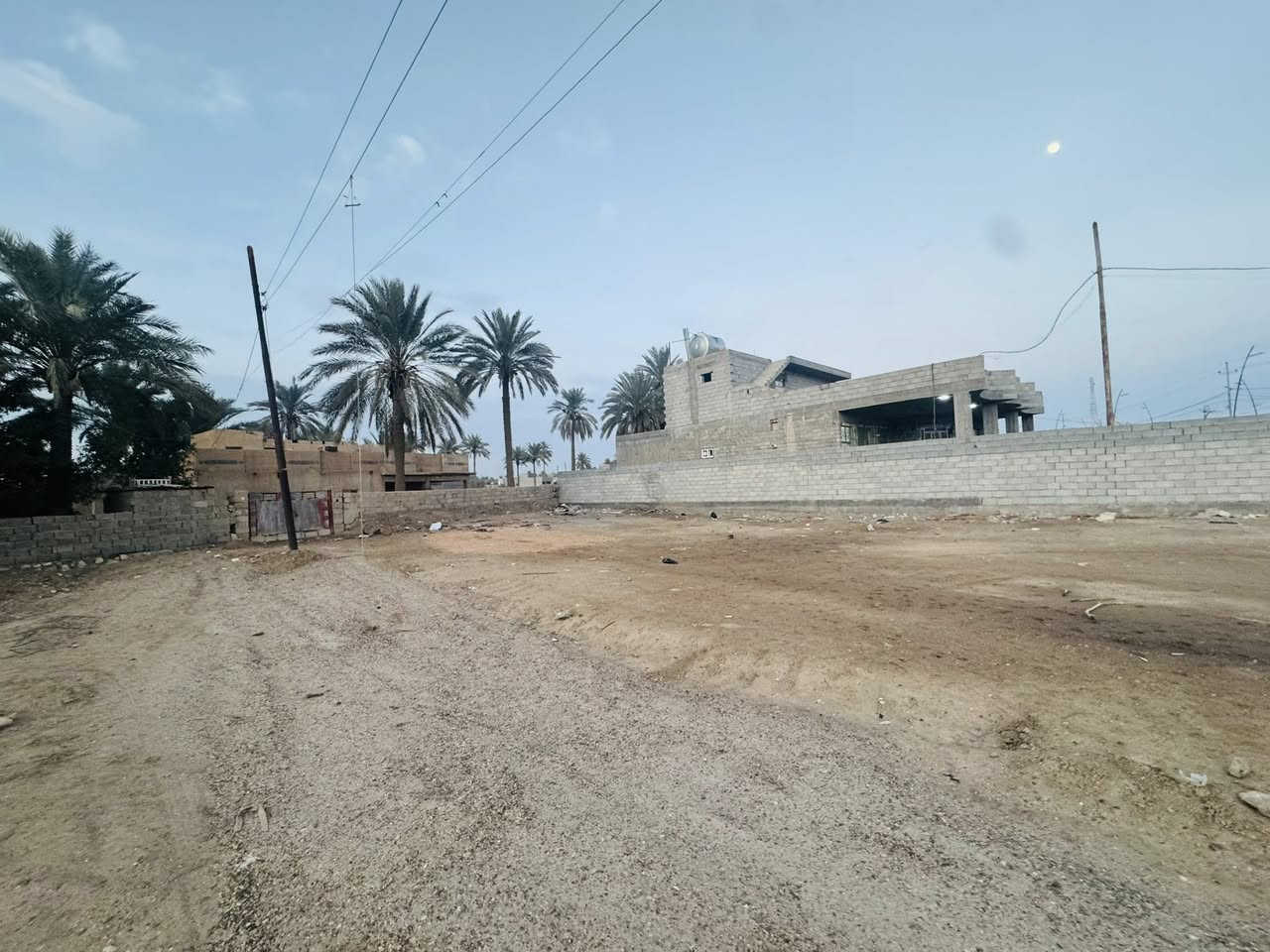 قطعة ارض للبيع وبسعر مناسب خلف تجاري 

الرمادي الصوفيه قرب جامع المتقين 

#المساحه 400 متر تباع نصفين 

#منطقة سكنية

طابو زراعي سند 25

#سعر المتر 170 وقابل للتفاوض 

للاستفسار***********📱
