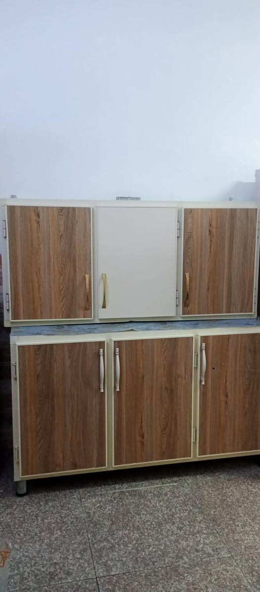 كاونتر البيع السعر ربع وبي مجال بسيط 

0 771 186 7618
