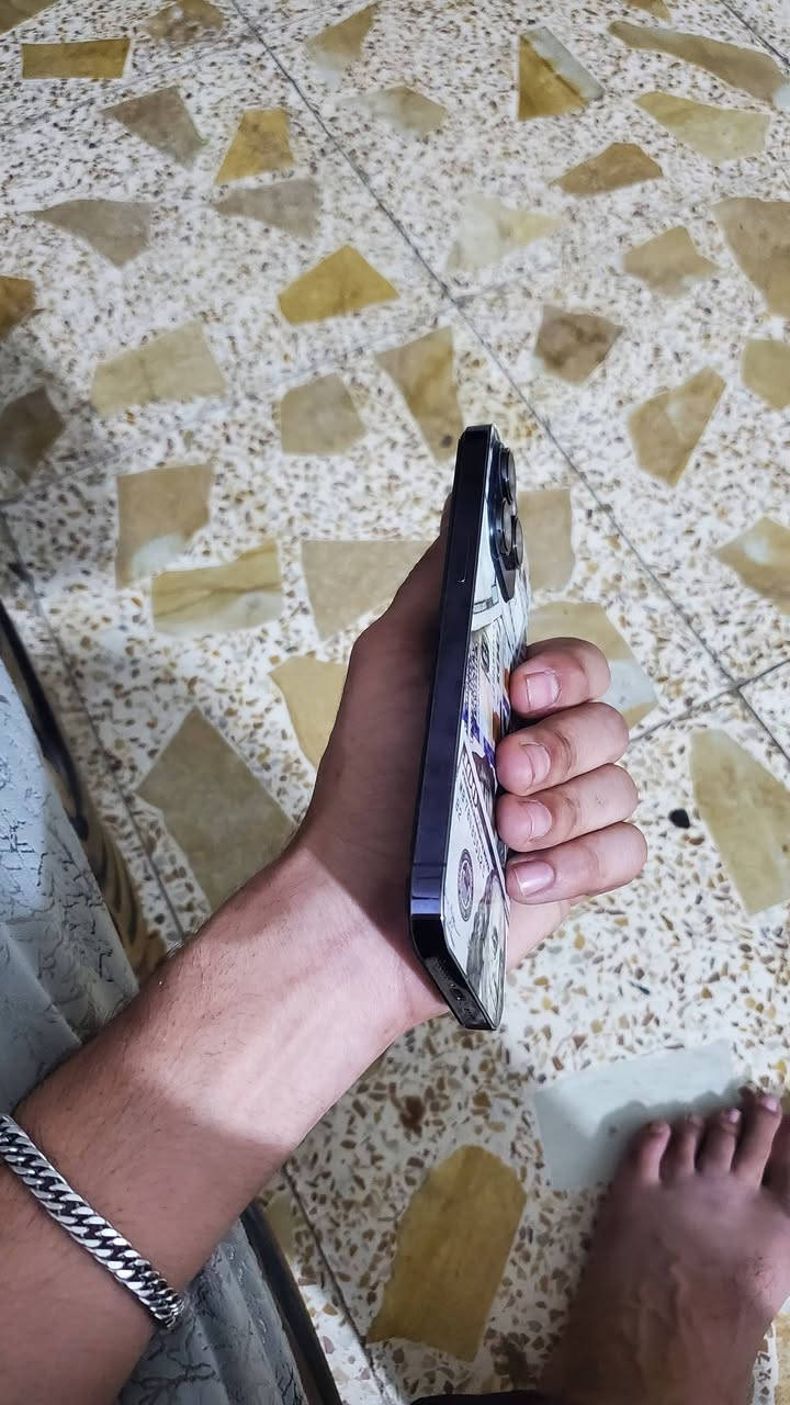 📱 ايفون 14 برو ماكس للبيع 📱
✅ الكامرات فول وتصور صور تخبل
✅ التكنيك فول
✅ البطارية 90%
✅ الشحن ممتاز
✅ جميع الوظائف شغالة 100%
ℹ️ الملاحظات:
*#الشاشة مبدلة (متوسطة وبيها فطر زغير بلحافه سوده جوه ميبين  لا تعليك لا تشكيل شرط لمس فول )
*#الظهر مكسر ومغلف لباقي كله كفول 
بغداد مدينة الصدر ***********
