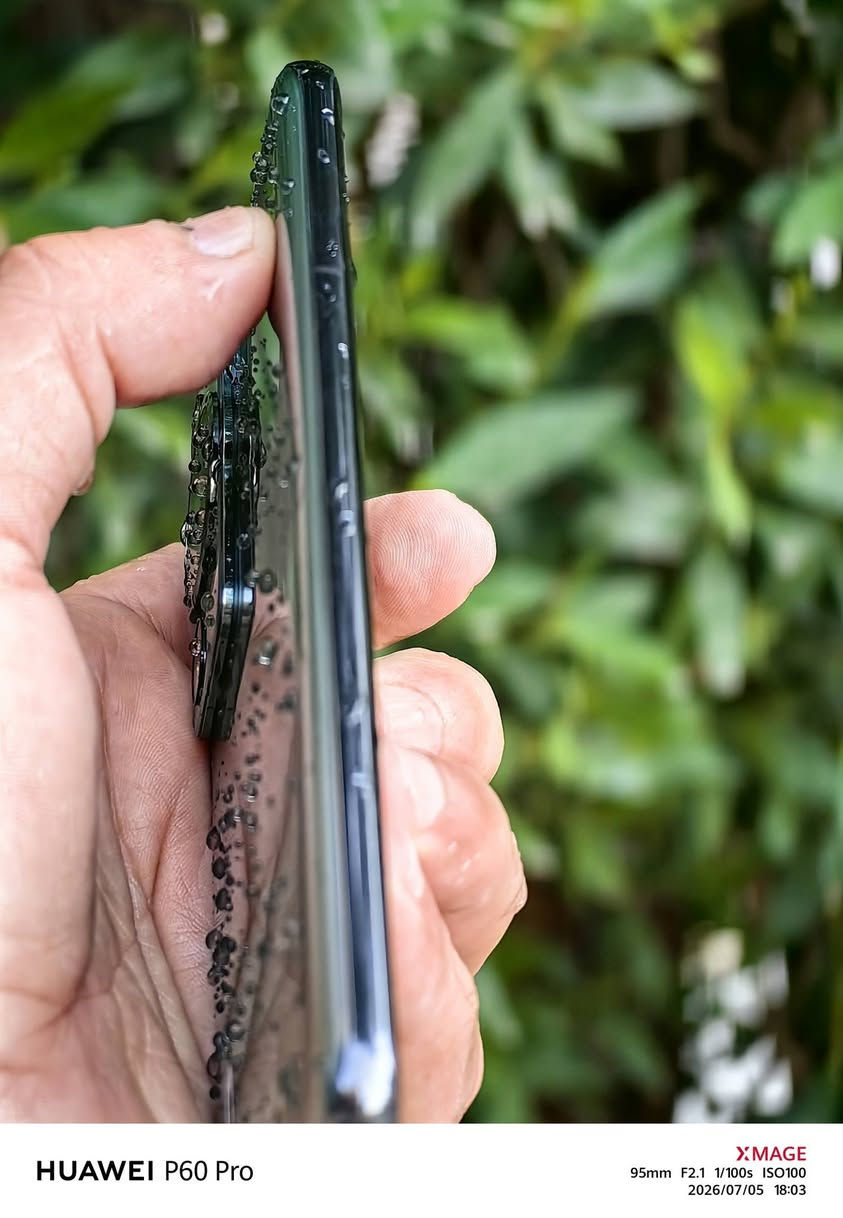 Huawei P60 pro
هواوي بي ٦٠ برو
نسخه صينيه نظام هارموني
دبل سيم كارت 
ذاكرة 256 عشوائي 8
معالج سناب دراجون 8 جيل 1 بلص يدعم ببجي ٩٠ فريم
شاشه  اوليد LTPO  120 هيرتز محميه بطبقه kunlun class 
بطاريه 4815 بقوة شحن ٨٨ واط لاسلكي 50 واط 
كاميرات احترافيه ومميزة جدآ افضل من ٢٣ و٢٤ الترا حسب موقع dxomark
48+48+13 بمستشعر سوني XMAGE
اماميه 13 يدعم 4كي ٦٠ إطار
الهاتف مضاد للماء والغبار بمعيار ip68
جهاز اوبن بوكس حاله حال الجديد 
ويا الجهاز كارتونه وشاحن هواوي اصليه ٦٦ واط
بيع او مراوس بنفس الفئة


**إذا كنت صاحب هذا الإعلان وتريد حذفه لأي سبب، رجاءا أرسل رسالة إلى الدعم الفني**