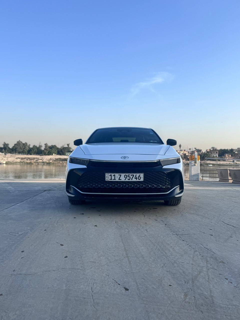 السلام عليكم ورحمة الله وبركاته سيارة كراون للبيع موديل 2023 limted السيارة فول 1على 1  مواصفات السيارة
1- بنوراما 
2-  كشنات كهرباء خزن ميموري 
3 - تدفئة وتبريد كشنات امامي 
4- تدفئة كشنات خلفية 
5- قيادة ذاتية كروز وبيها بعد هواية مواصفات من ناحية القيادة 
6_ شاشة + سماعات. JPL  
7 - مري شفط + هيترات مري 

حادث السيارة جاملغ امامي + تبديل بنيد 

السيارة مكفولة من ناحية الشواصي والبدنة 

موجودة صور الحادث موجود سونار 

ممشى السيارة 84,000 كم 

السيارة مابيها اي نفص جاهزة من كلشي 

عنوان / الغزالية / ش مدير الامن 

رقم الهاتف : ***********  واتساب اتصال

السعر : 290 💵 وبيها مجال بصيط للشراي
