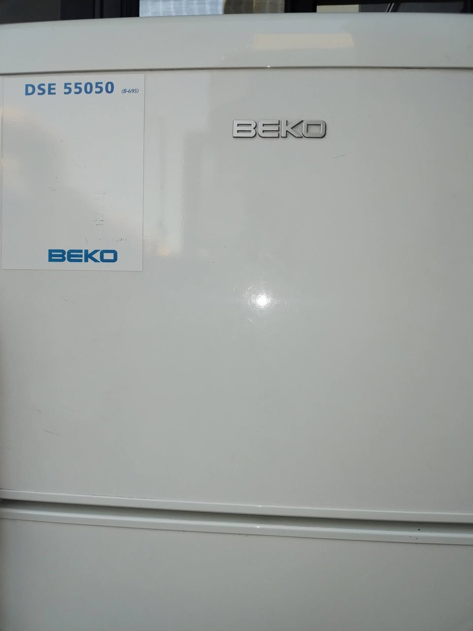 ثلاجة beko  للبيع
الماطور عاطل يحتاج تبديل
السعر 70 الف
للاتصال  ***********
