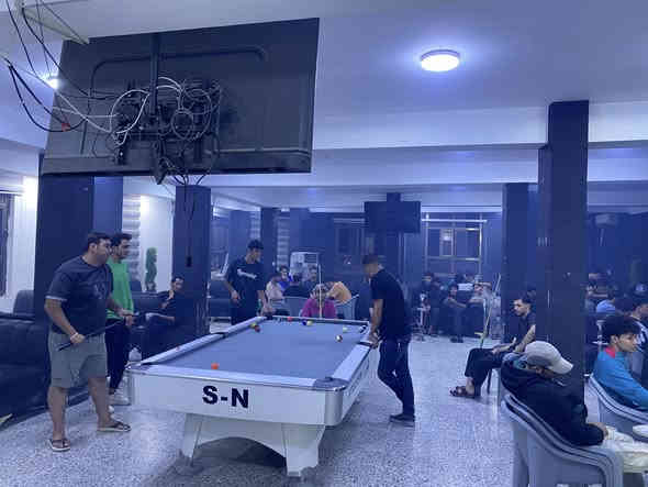 السلام عليكم كوفي للبيع بل كماليه شارع المصرف قرب مقابل حسينية الحكيم السعر خاص او ***********
