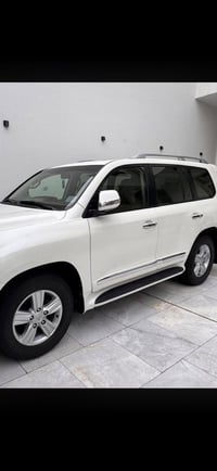 للبيع لاندكروز مديل ٢٠١٣  ابريم اصل رقم بغداد بسمي ٠٧٨١٨٢٩٥٤١٢ بيها صب...