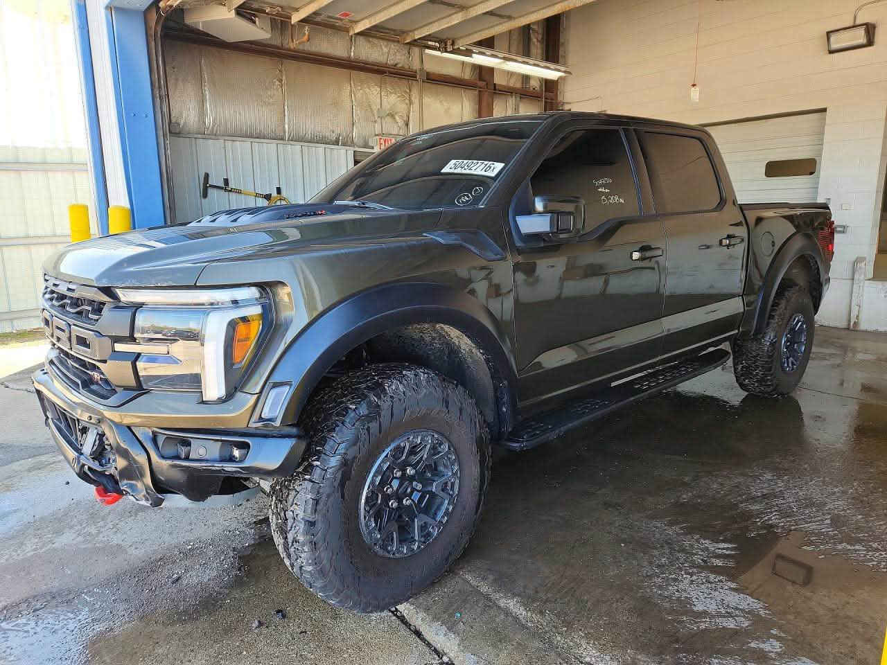 للفائدة
Ford f150 raptor 2025
ماشية 15 الف
ضرر امامي + تخريب
شغالة وتمشي
مواصفات موضحة
محرك ثمانية سلندر 5200 سوبر جارج
معروضة مزاد بموقع copart.com
مزادها باجر
للمزايدة زيارة مكتب ماهر البدراوي لمزادات السيارات الامريكية و الكندية
الصالحية ٢٨ نيسان


**إذا كنت صاحب هذا الإعلان وتريد حذفه لأي سبب، رجاءا أرسل رسالة إلى الدعم الفني**