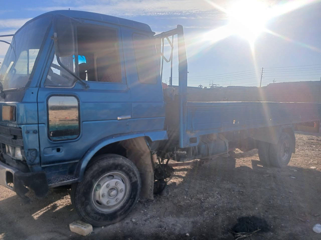 بسبب الوعود الكاذبه نعيد النشر سلام عليكم نيسان عضم موديل 91 رقم ذياقار ألماني تحويل ثانيوم طول ٦لاه عشره سياره ابيعهي بدون مكينه كير وكسن خير من الله شاصي ابو السمجه 
السعر ٣٥ وبيه مجال بصيط الاستفسار عل رقم ***********
