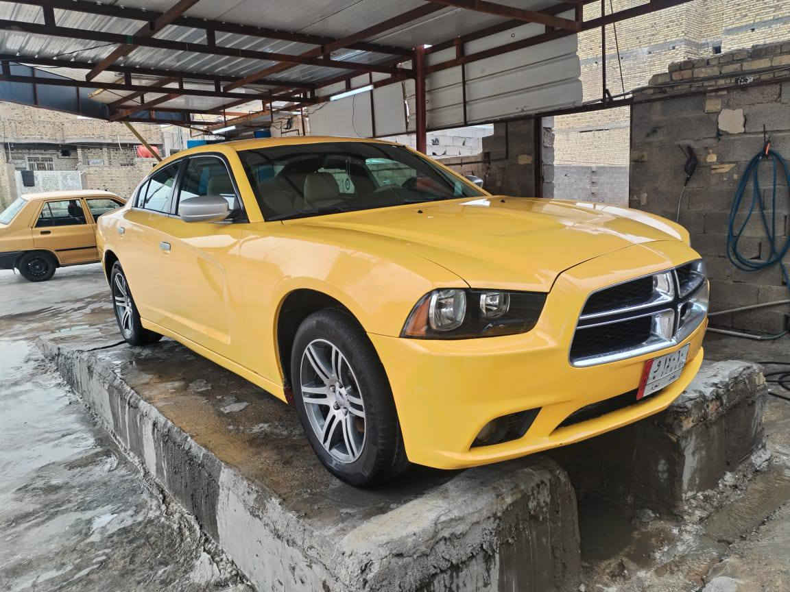 جارجر 2013 رقم بغدادبأسمي  خطها  عماره بغداد 
ومرور وهيئه مصفره
 جاهزه حداديه امامي خلفي 
كير مكينه مكفول 
 كير ماوس 
 السعر  150وبيها مجال قليل  
*********** للتواصل عمارة, ميسان
