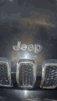 جيب بزون ٢٠١٤ رقم بغداد بسمي حادثها وكل تفاصيلها مبينة بالفديو السعر ٨...