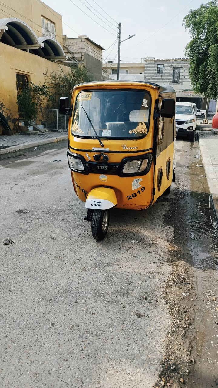 السلام عليكم تكتك TVSللبيع مديل. .2019.  طالعه بلعشرين رقم وسنويه  مكينه مجفته شركه ناعمه لا بيه صوت ولا تنقص ولا تبخير حداديه كهربائيات خير من الله لسعر- 4300 -وبيه مجال قليل لمكان بصره رقم لهاتف. -***********-
