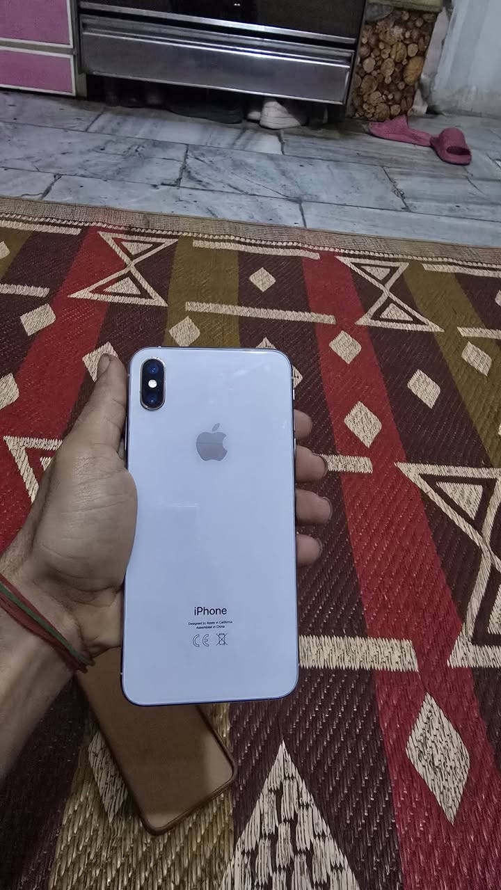 ايفون xماكس فيس ايدي متوقف
ذاكره 256 
بطاريه 83 مبدله 
السعر 165 وبي مجال بسيط
العنوان نجف حي الجزيره 
***********
