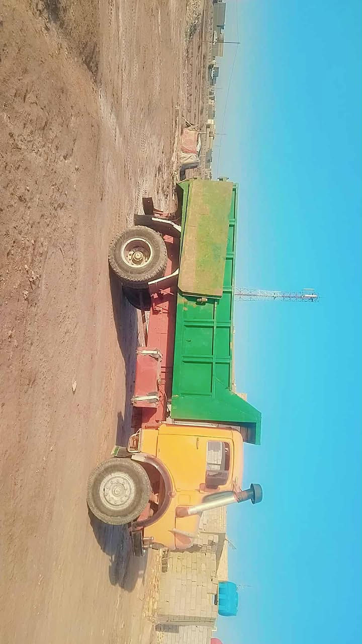 سلام عليكم رمضان كريم عليكم ان شاء الله ابردين ٨٢
للبيع اخوان ماعرف تفاصيله هذا رقم صاحب السياره ***********
