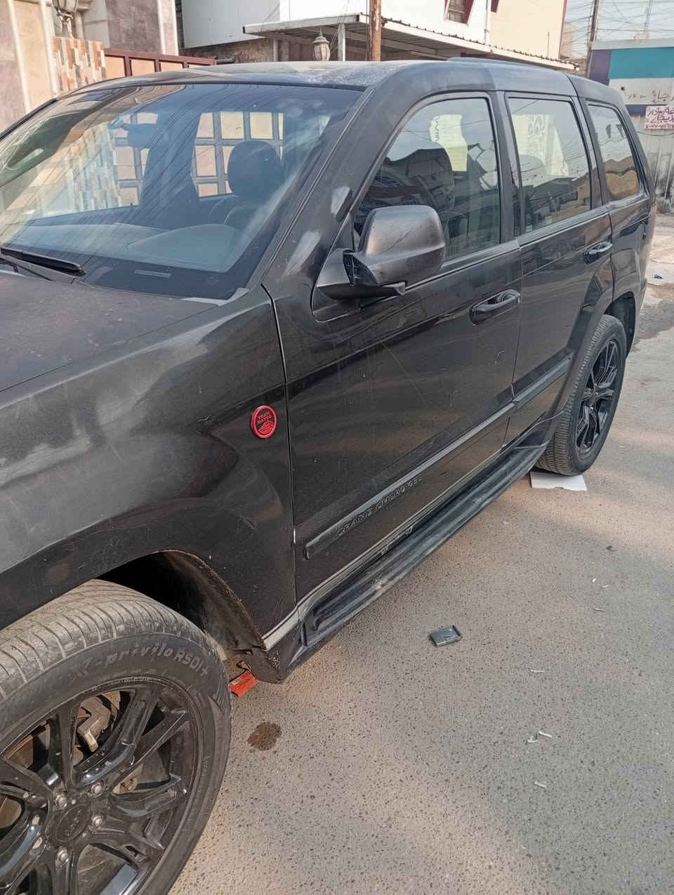 جيب شيروكي موديل 2008 رقم جديد محرك 3700 أربعة ويل كب دواخل جلد كير ومحرك جديدسوداء اللون .السعر 85وبيها مجال وسونار باسم صاحبها .للاتصال واتساب ***********
