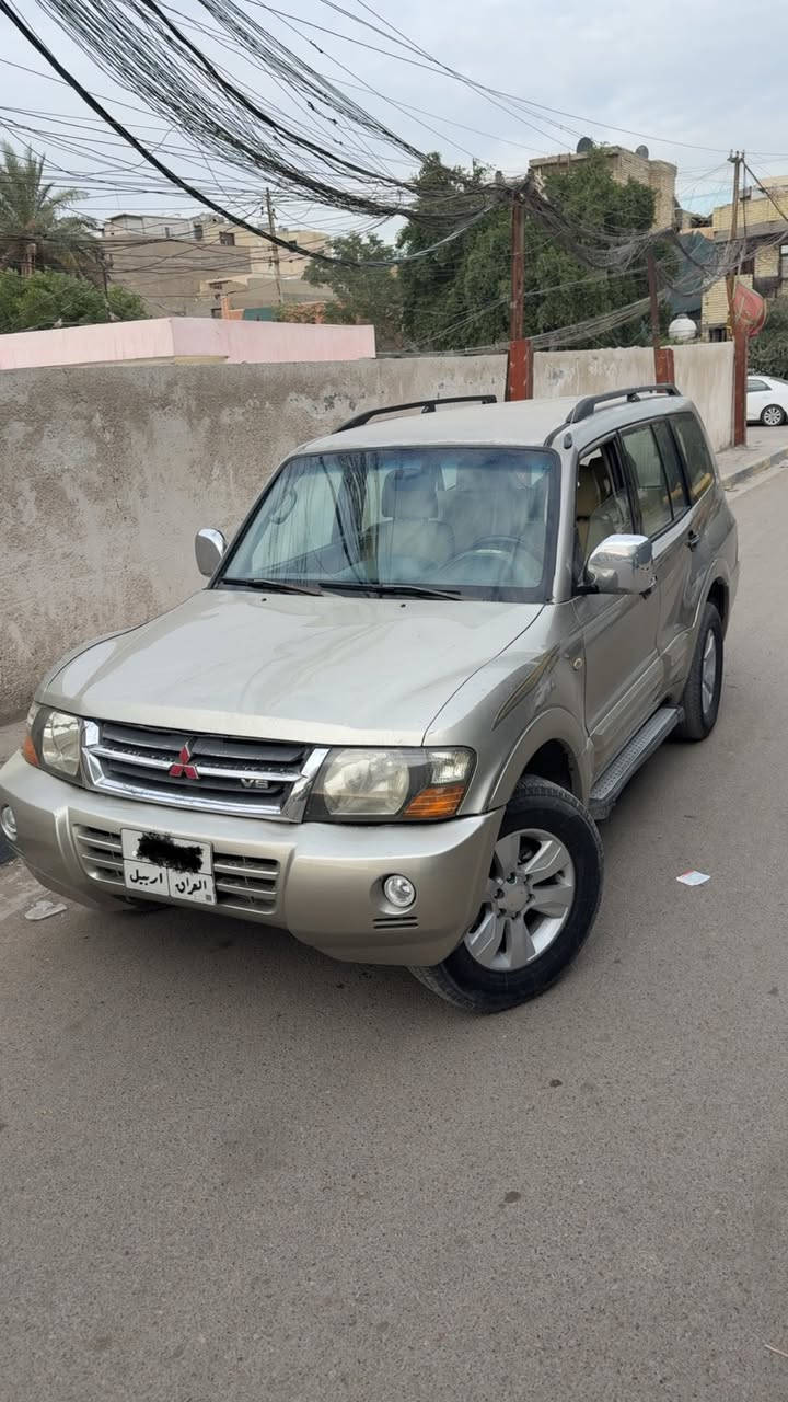 سلام عليكم لبيع او مراوس باجيرو 2002  رقم اربيل مميز  سياره مكينه وكير فيفتي طك كارتون   تبريد ثلج  تخم تاير  كله شغاله حداديه جديده مبيه اي نقص جاهز شوفت عينكم
 سعرها 65 ورقه وبيها مجال مكاني شارع فلسطين وهاذا رقمي ***********
