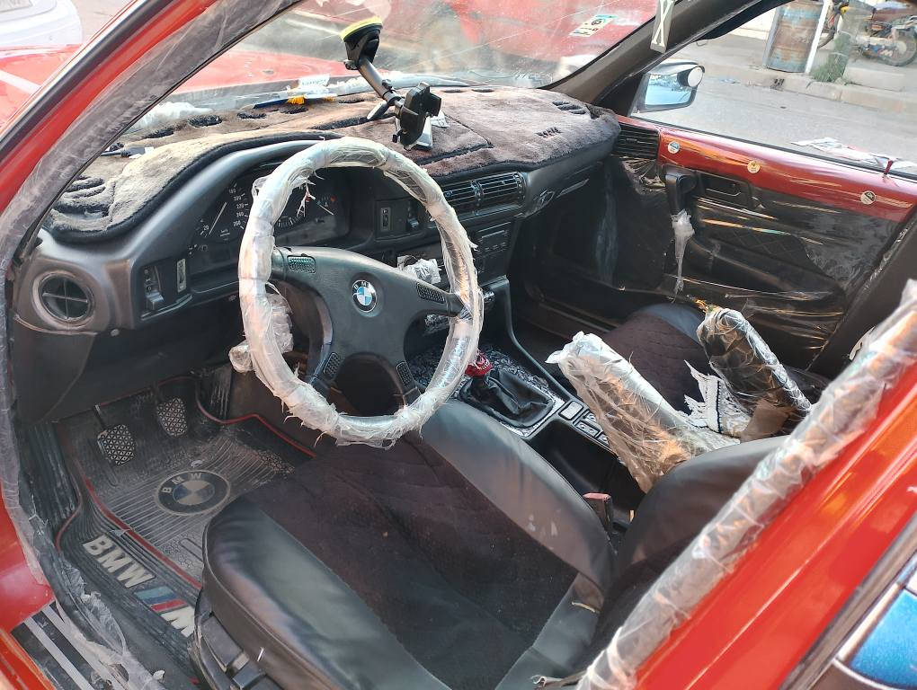 بي ايم 525 گير عادي 
رقم سليماني سنويه 2029 جديد شرط تحويل
سياره كلش نظيف 
موديل 1991
7ورقه غرامه ورا معامله انطيك 
رقم موبايل اسيا/***********
                كورك/*********** ديبيس, كركوك
