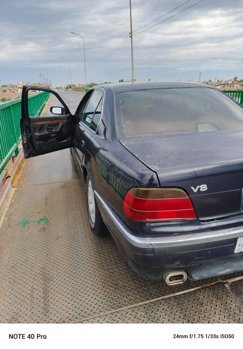 للبيع أومراوس سلام عليكم بي ام خفاش 2000مسجله 95 8v 44 داينمو ماء رقم الجديد انكليزي  بصرة السيارة جاهزة وكاملة حداديه صدرخلفي امامي كله جديد تبريد شغال تخم تاير سلايت روف شغال لايت عالي وناصي زنون مسجل شاشه فقط الكشنات  الاماميه بيهن شگ ومدوشمهن  كهربائيات بلاد كلهن شغالات ستيرن كهربائيّ زائد تحكم السعر 75  وبيه مجال/مكان السيارة بغداد الشعب ***********واتساب أو اتصال
