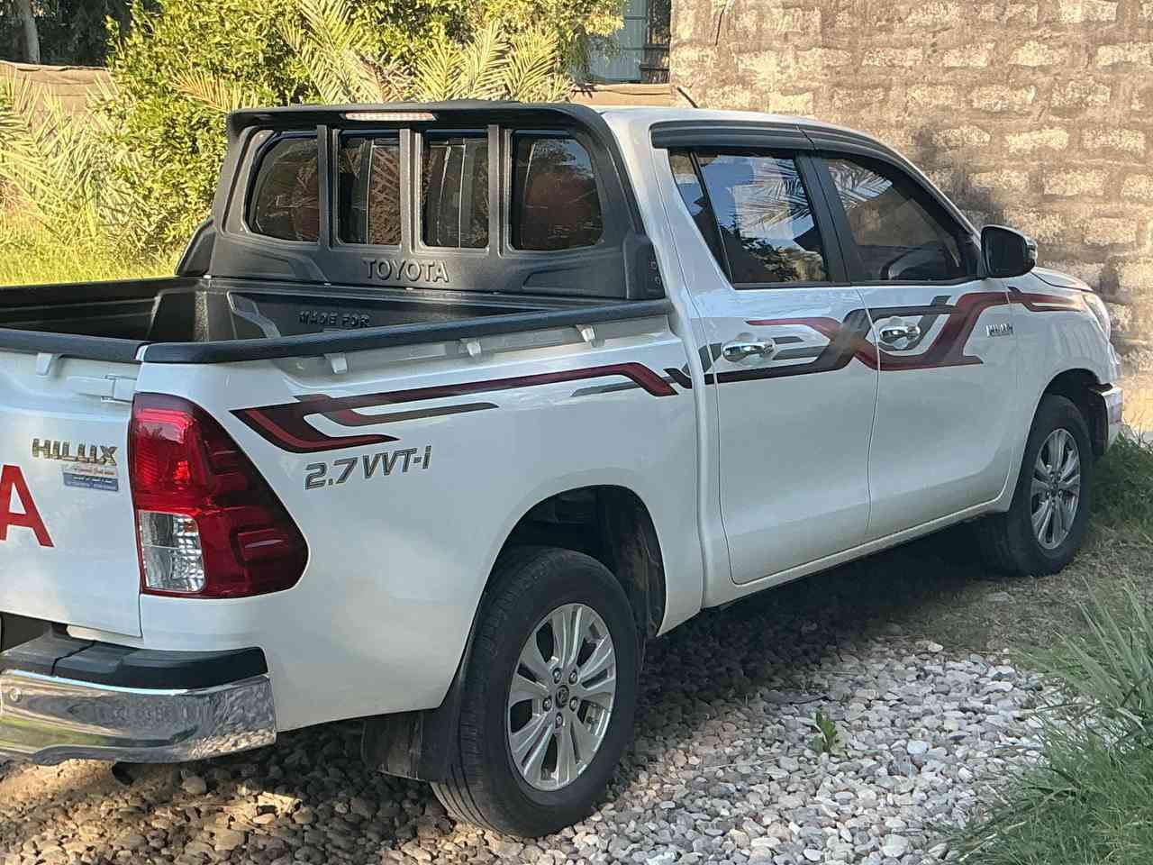 سلام عليكم  بيكم هايلوكس 2021كير عادي  كفاله عامه عدا جاملغ الامامي الايمن مبدل شركه رقم اربيل السعر 215 الاتصال ***********
