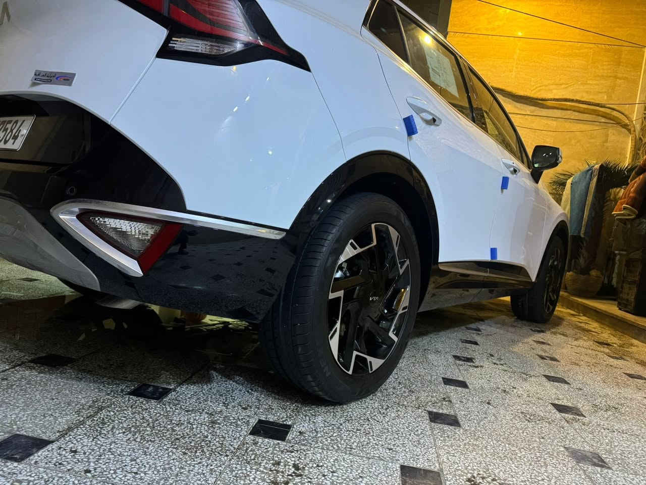 سلام عليكم للبيع كيا سورتج موديل 2025 ماشيه 16 الف 
السيارة جديده بل باكيت 
مكفوله كفاله عامه  
فول مواصفات 
موصفات ال جيتي لاين 
السياره ضمان الدوليه العراقيه للسيارات 
فول واحد ع واحد 
السعر 247 او بيها مجال للشراي 
مكان السياره بغداد شارع الكياره 
***********
غير متواجد ع الفيس 
مكلف في النشر فقط
