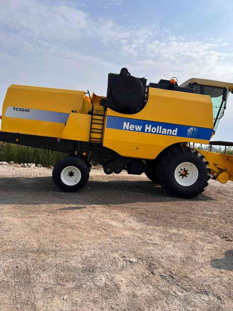 للبيع موديل 2015 وضع شركه مكينه مديومه وجاهزه رقم الهاتف ***********
