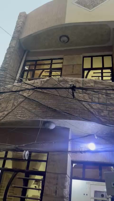 مشتمل للايجار يحتوي على ثلاث غرف نوم مع صاله صحيات مطبخ 
قرب الكهرباء للاستفسار اتصل برقم 
‏‪0770 621 3774‬‏
‏‪0771 926 5396‬‏ 
للتواصل واتساب
