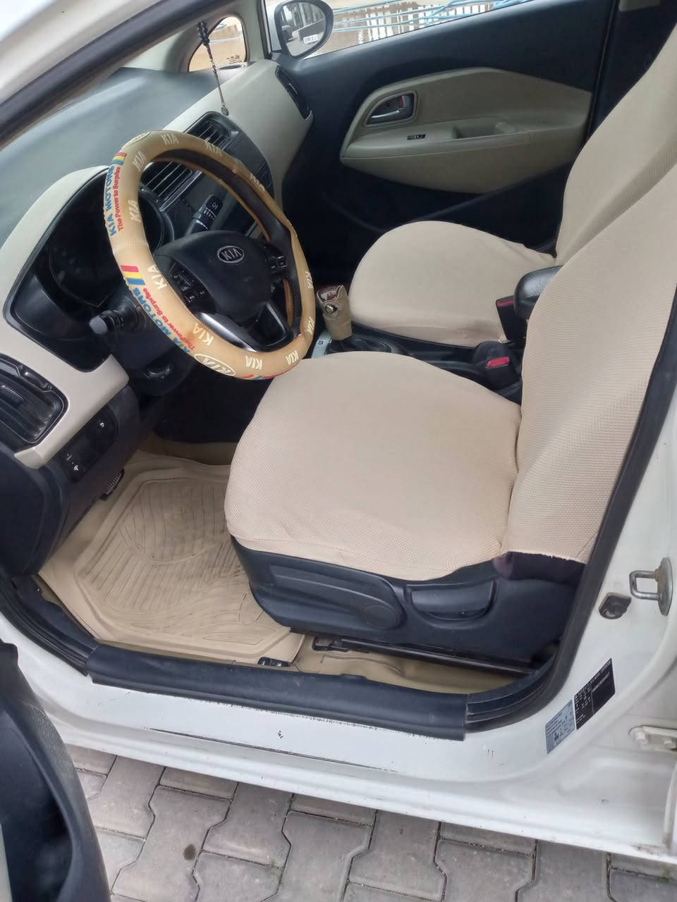 سلام عليكم كياريو موديل ٢٠١٢ رقم و سنوية جديد دولي دفتر بنزين بي سيارة بدون ضرر فقط هلال واحد صبغ سيارة جاهز سعر ٩٠$ رقم ***********.  زين***********مكان كركوك اني مكلف بنشر
