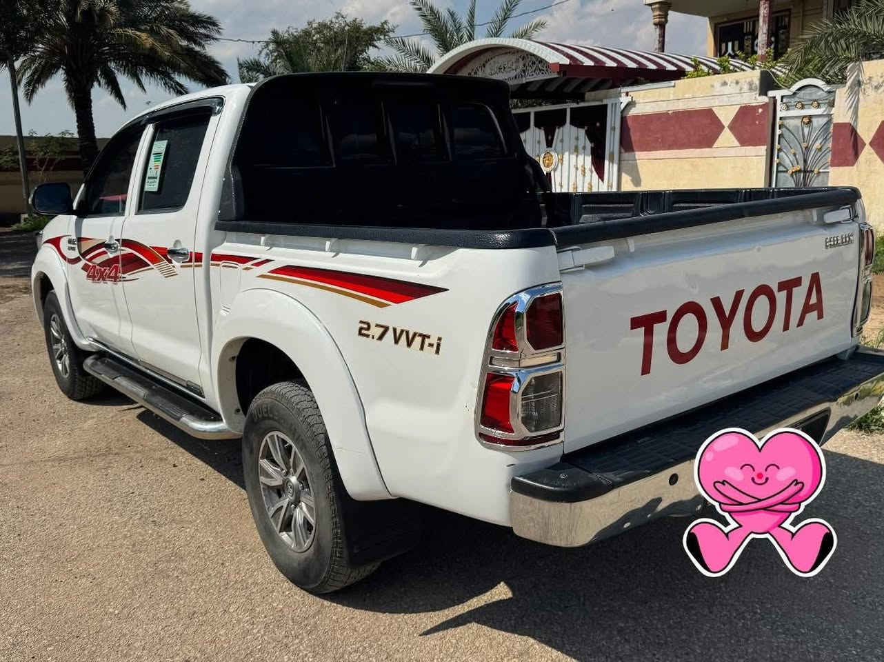 هايلوكس فور ويل 2014 سعودي أم الجود 
كفاله عامه ماشيه 180 
تخم تاير حداديه جديده 
محرك ما مفتوح 
كير عادي 
سعر 200$ وبيه مجال 
مكاني واسط العزيزيه 
***********
***********
