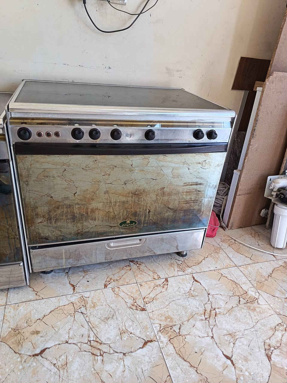 معرض ابو عبدالله للاثاث المنزلي 🔥 وصول وجبه جديد من طباخات مستخدم نوعيه كريازي باب اول شرط اشغل عيون وفرن شي حديث وراقي زورونا تجدون ما يناسبكم العنوان تكريت الديوم بلقرب من اسواق الزوبعي للاستفسار خاص او اتصال *********** متوفر وتساب
