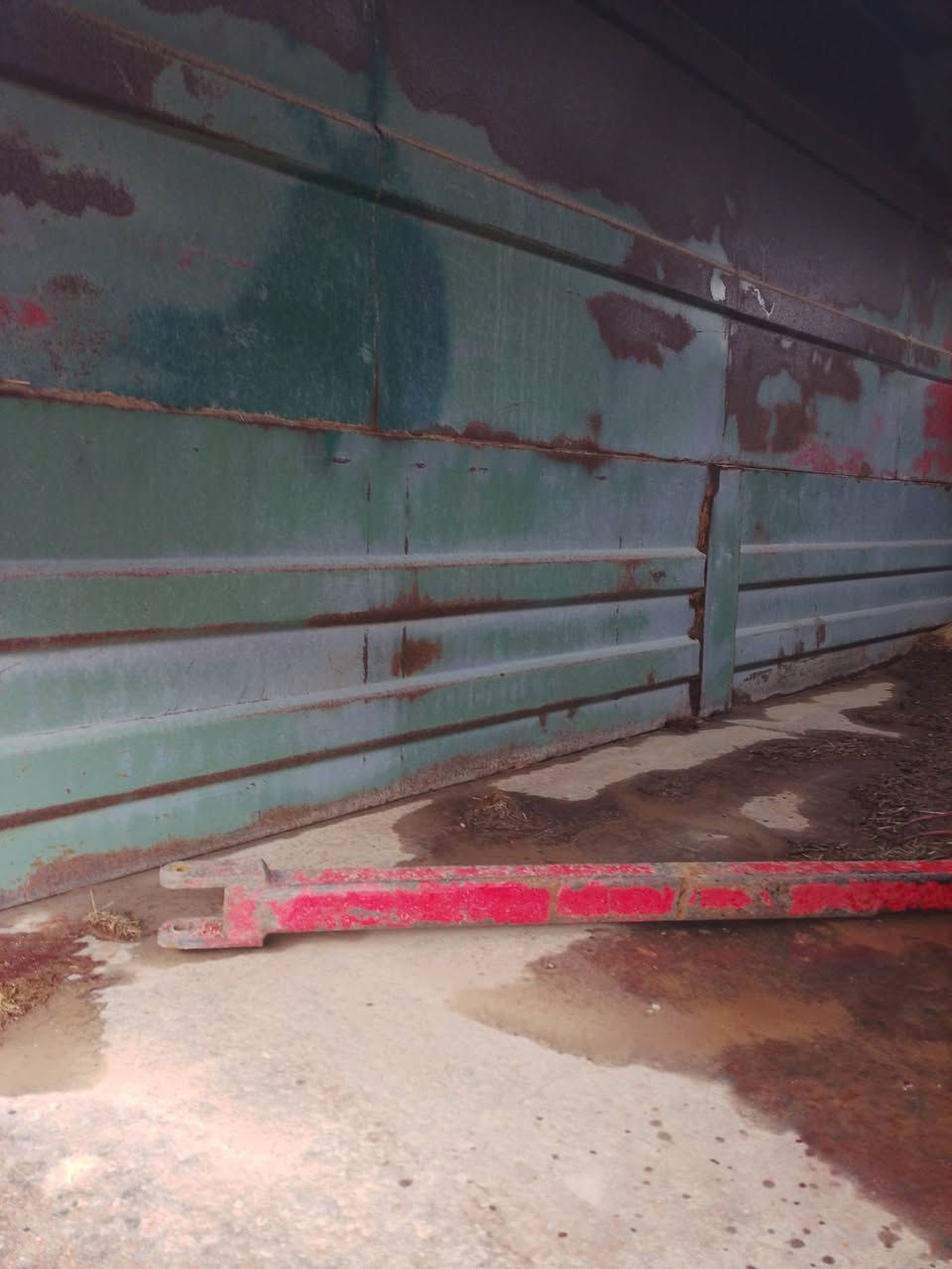 سلام عليكم عندي تبانة هارمك نضيفة هية وعرباينهة ناحيت جلولاء سعر مناسب ‏‪***********‬‏
